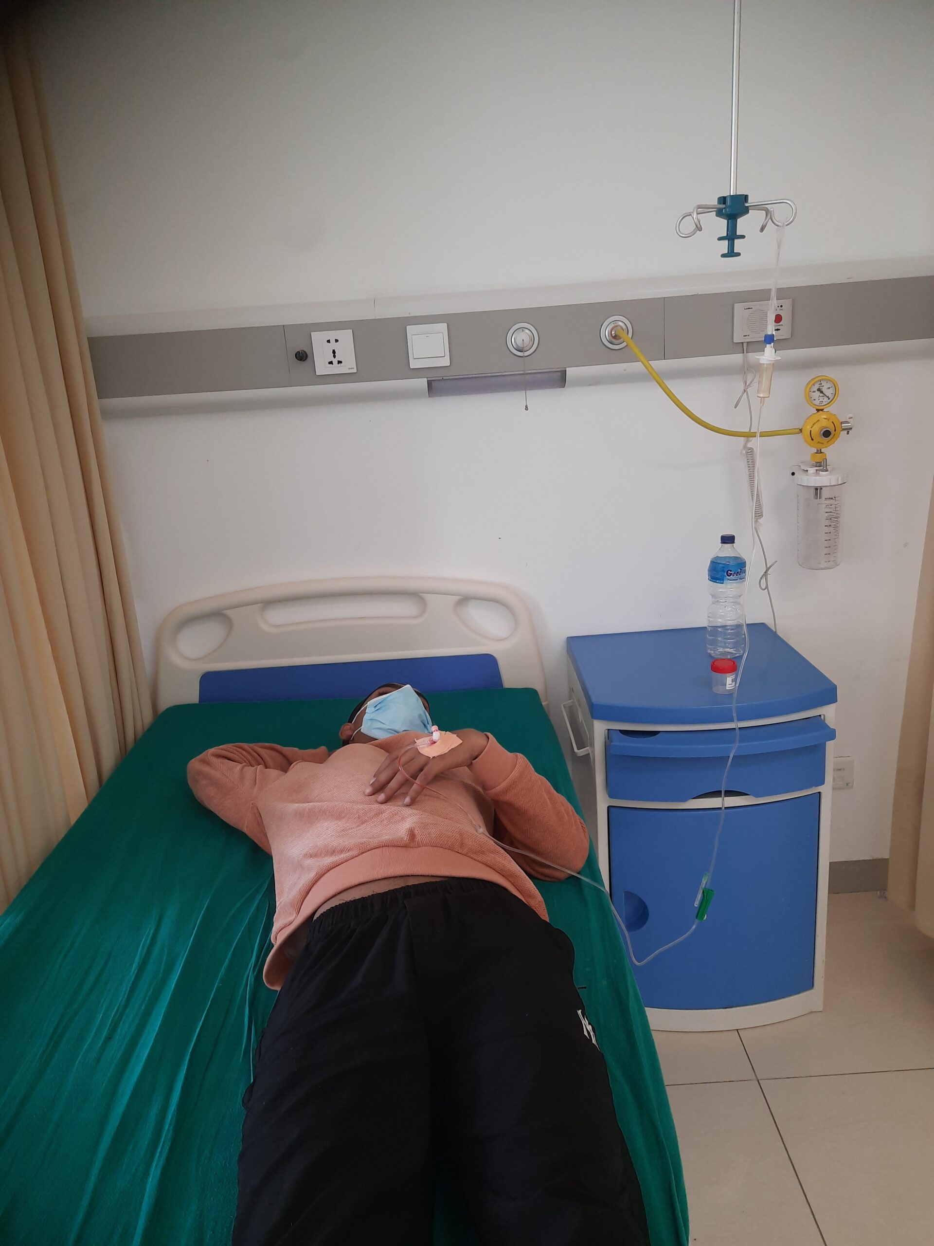 Dengue Patient with severe headache and fever on IV Paracetamol 1 gm